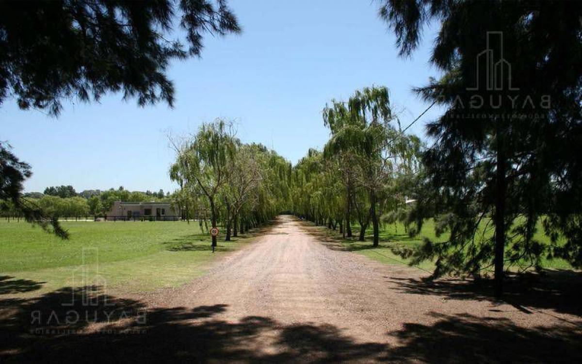 Земельный участок в Пилар, Аргентина № 116470