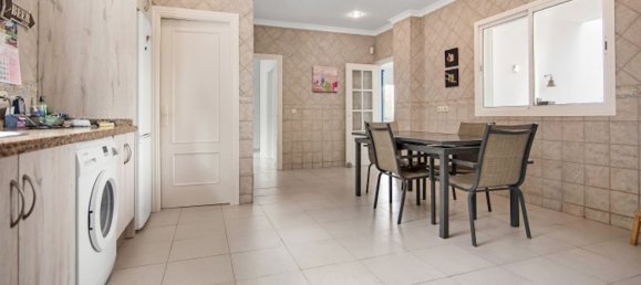 Villa de 5 dormitorios en Marbella, Spain No. 188459 19