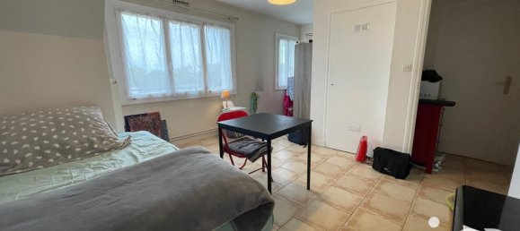 Estudio en Tours, France No. 158676 2