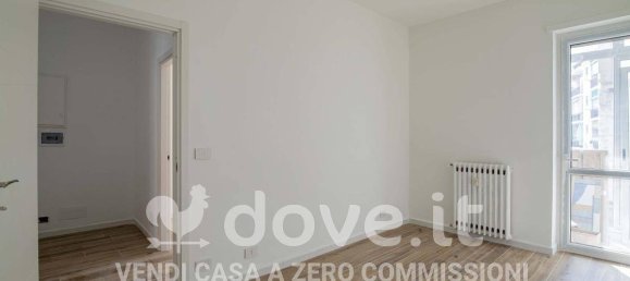 2 bedrooms Apartment in Turin, Italy No. 98622 5