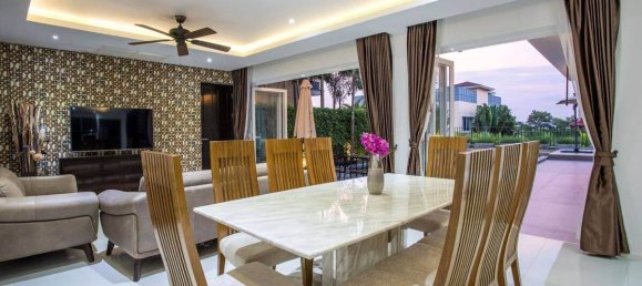 4 bedrooms Villa in Chalong, Thailand No. 10945 14