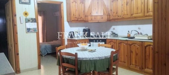 Maisonette de 2 dormitorios en Saint Paul's Bay, Malta No. 2175 2