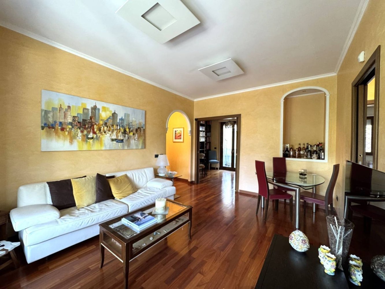 5 bedrooms Apartment in Rome, Italy No. 335485