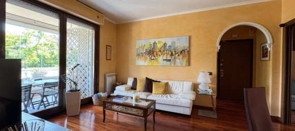 5 bedrooms Apartment in Rome, Italy No. 335485 2