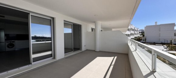 2 bedrooms Apartment in Estepona, Spain No. 185037 4
