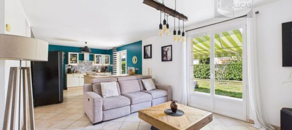 4 bedrooms House in Massy, France No. 128547 5