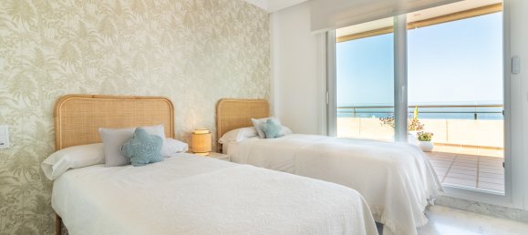 3 bedrooms Penthouse in Marbella, Spain No. 190345 7