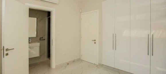 4 bedrooms Villa in Agios Tychonas, Cyprus No. 17966 16