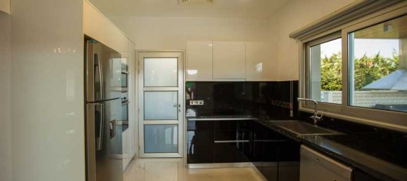 4 Schlafzimmer Villa in Agios Tychonas, Cyprus, Nr. 17966 3