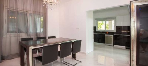 4 Schlafzimmer Villa in Agios Tychonas, Cyprus, Nr. 17966 4