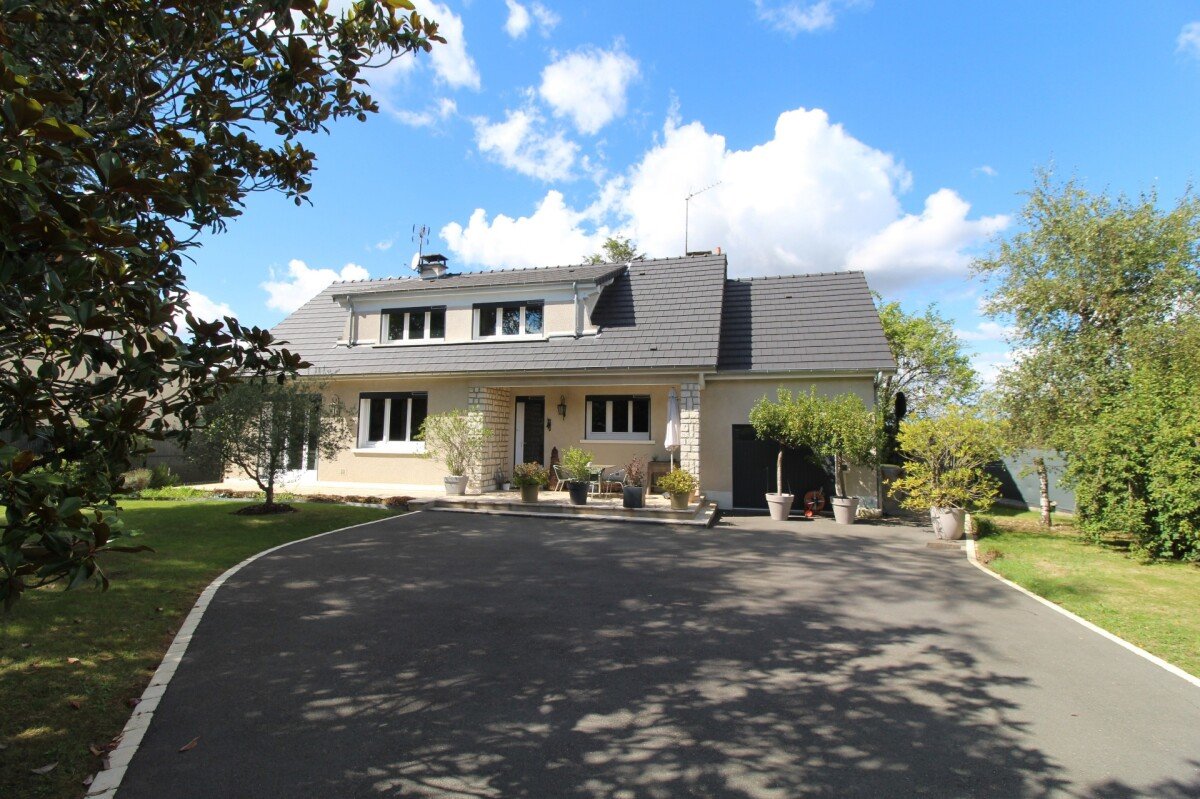 Casa de 5 dormitorios en Mereau, France No. 240510