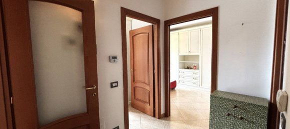 Apartamento de 3 habitaciónes en Avellino, Italy No. 303587 10