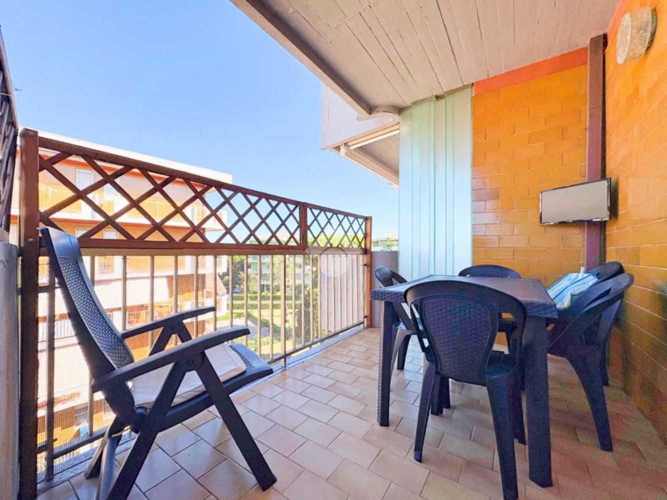 2 bedrooms Apartment in Silvi, Italy No. 365032