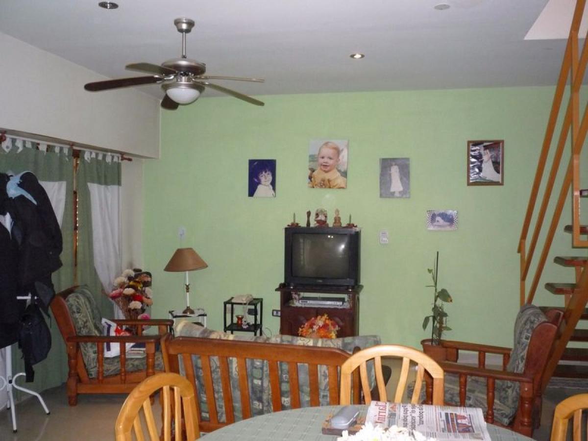 2 bedrooms House in Buenos Aires, Argentina No. 102327