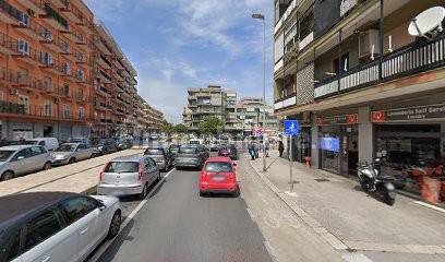 5 rooms Commercial property in Bari, Italy No. 285729