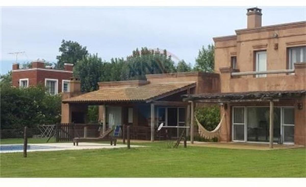 4 bedrooms House in Pilar, Argentina No. 2959