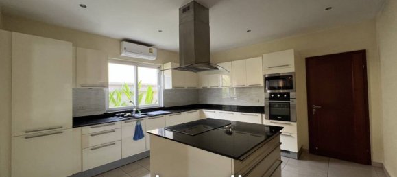 4 bedrooms Villa in Pattaya, Thailand No. 14586 6