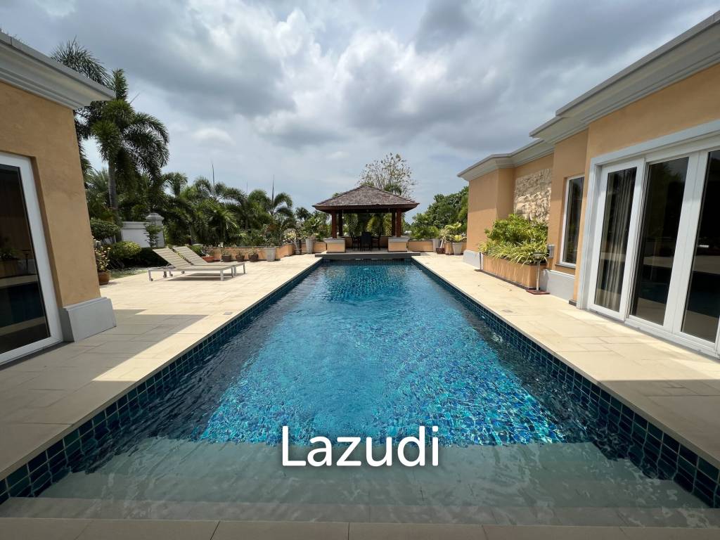 4 bedrooms Villa in Pattaya, Thailand No. 14586