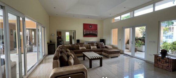 4 bedrooms Villa in Pattaya, Thailand No. 14586 4