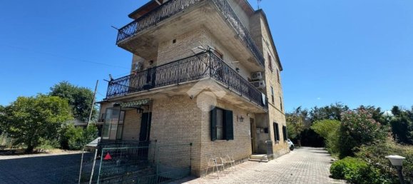 3 bedrooms Apartment in Assisi, Italy No. 287922 4