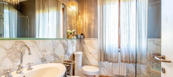 5 غرف نوم فيلا في Montignoso, Italy رقم 120683 17