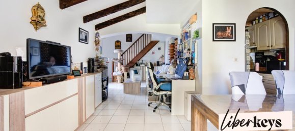 3 bedrooms House in Alpes-Maritimes, France No. 299842 3