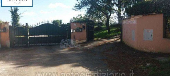 Apartamento de 3 habitaciónes en Rome, Italy No. 205926 2