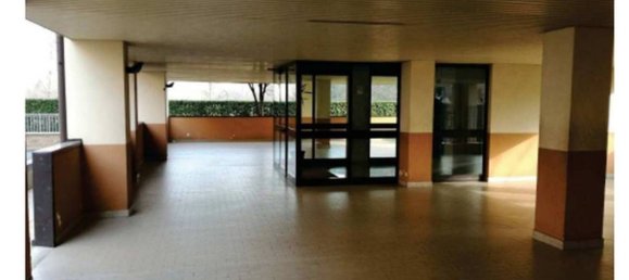 3 rooms Apartment in Rho, Italy No. 4989 2