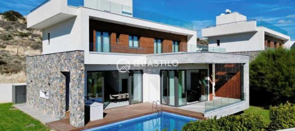 4 bedrooms Villa in Agios Tychonas, Cyprus No. 19639 3