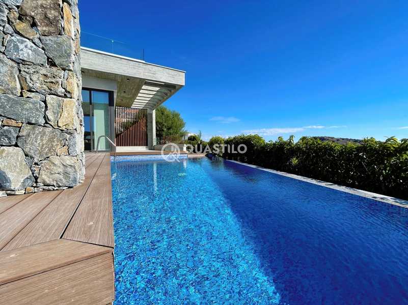 4 bedrooms Villa in Agios Tychonas, Cyprus No. 19639