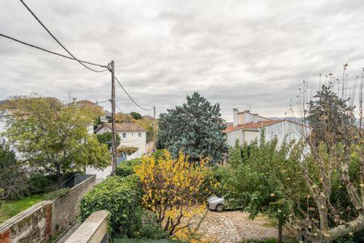 Estudio en Marseille, France No. 5672