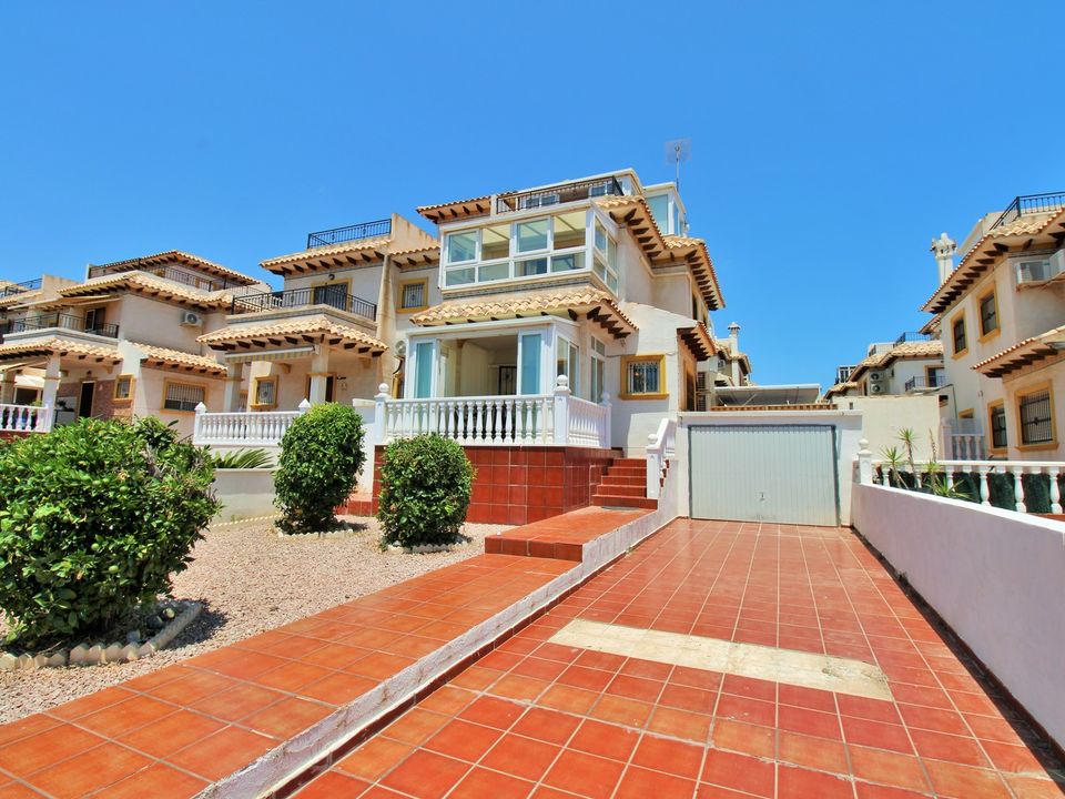 2 bedrooms Townhouse in Alicante, Spain No. 186489