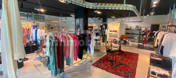 1غرفة عقار تجاري في Cassina Rizzardi, Italy رقم 106514 2