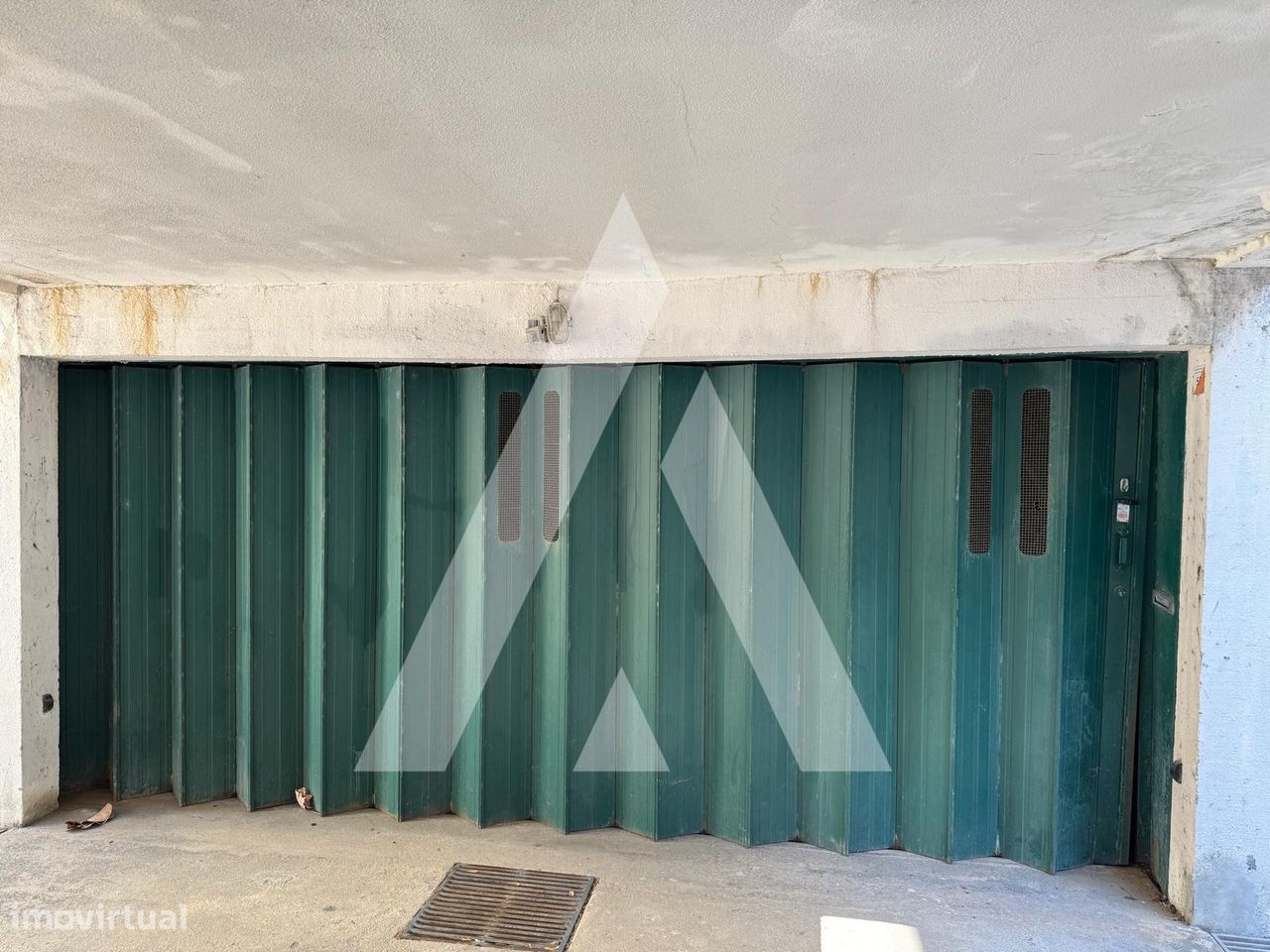 16m² Garage in Aveiro, Portugal No. 285699