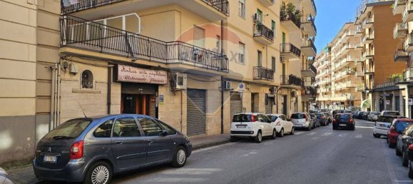 61m² Commercial property in Salerno, Italy No. 139028 5