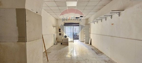 61m² Commercial property in Salerno, Italy No. 139028 17