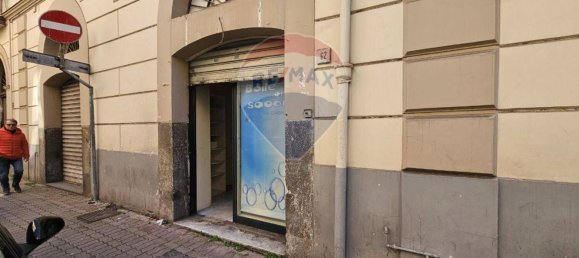 61m² Commercial property in Salerno, Italy No. 139028 16