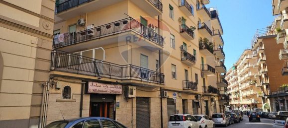 61m² Commercial property in Salerno, Italy No. 139028 2