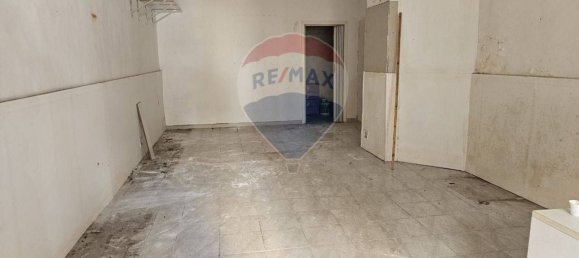61m² Commercial property in Salerno, Italy No. 139028 19