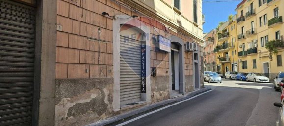 61m² Commercial property in Salerno, Italy No. 139028 4