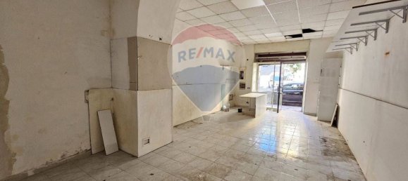 61m² Commercial property in Salerno, Italy No. 139028 14