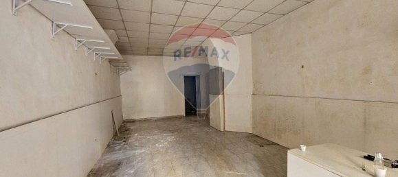 61m² Commercial property in Salerno, Italy No. 139028 23