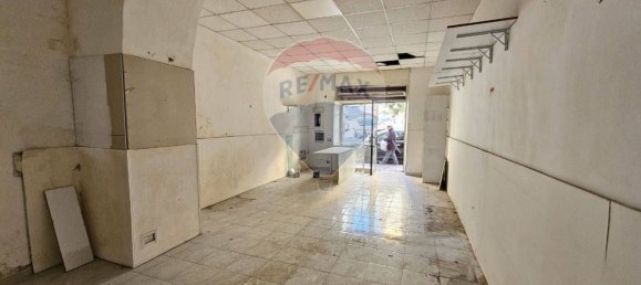 61m² Commercial property in Salerno, Italy No. 139028 13