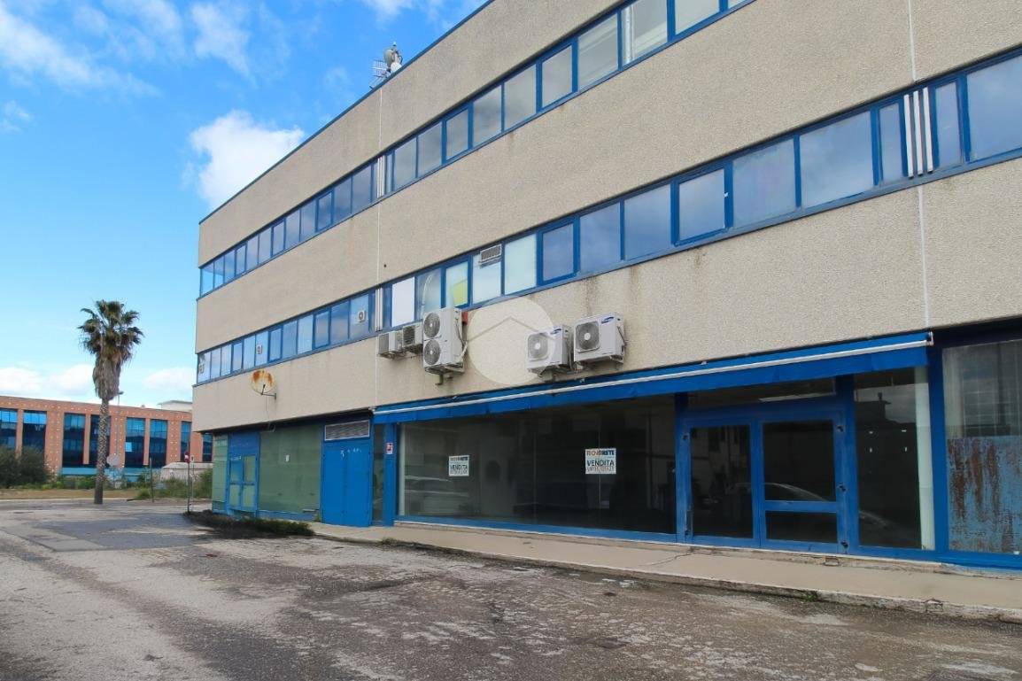 1 bedroom Commercial property in San Benedetto del Tronto, Italy No. 225008