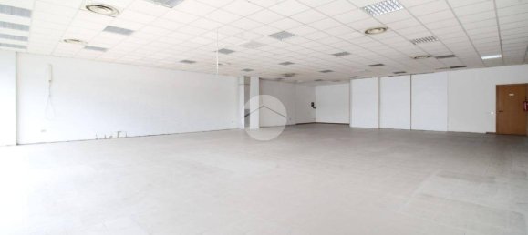 1 bedroom Commercial property in San Benedetto del Tronto, Italy No. 225008 3