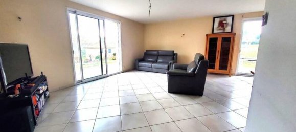 Casa de 3 dormitorios en Verneuil-sur-Vienne, France No. 304419 9