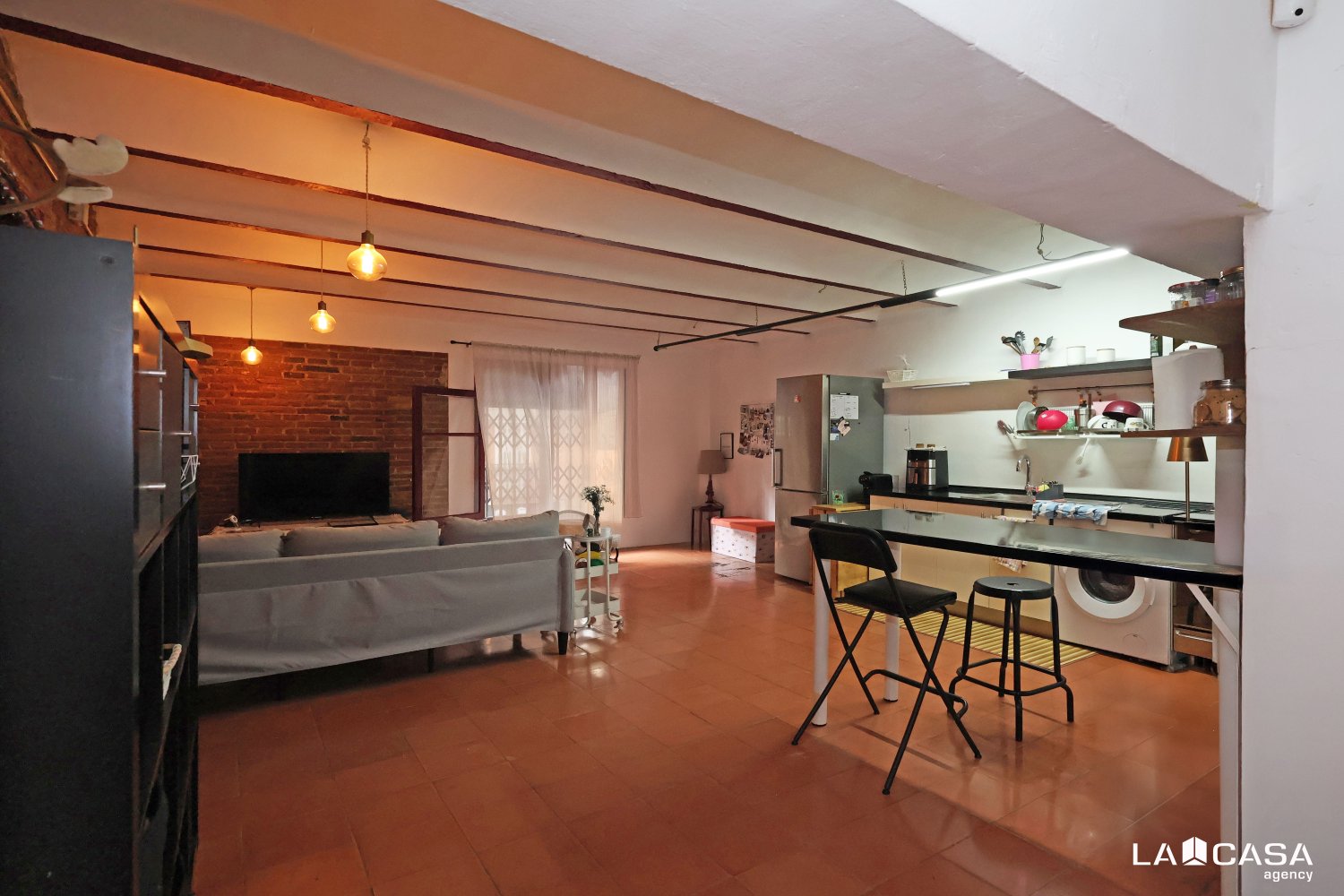 2 غرف نوم منزل ذو طابقين في Sants-Montjuic, Spain رقم 273512