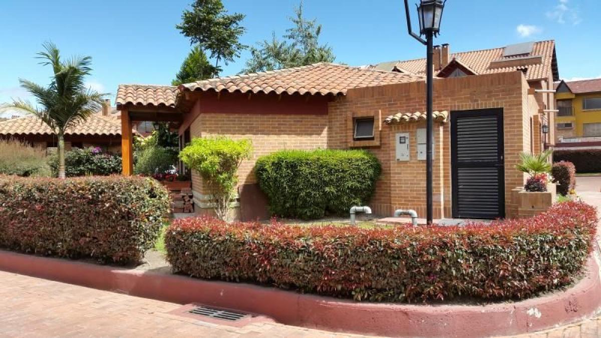 4 bedrooms House in Cundinamarca, Colombia No. 5608