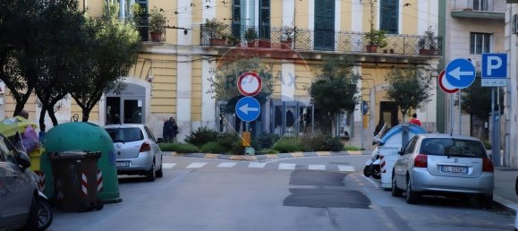 Propriété commerciale à Bari, Italy 147m² No. 308931 4