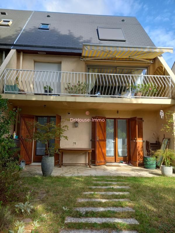 Casa de 4 dormitorios en Mery-sur-Oise, France No. 144864